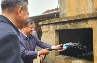 Khoan ống xuyên sông Hồng, dẫn nước sạch về xã đảo duy nhất của Hà Nội
