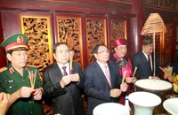 Thủ tướng Phạm Minh Chính dâng hương tưởng niệm các Vua Hùng