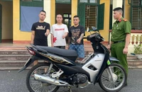 2 người đi bán giùm xe gian, bị khởi tố 