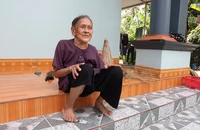 Mẹ già 85 tuổi rơi nước mắt ngày tái ngộ con gái lưu lạc gần 30 năm