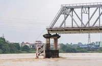 Phú Thọ cần sớm có phương án tháo dỡ phần còn lại của cầu Phong Châu