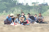 Nỗ lực tìm 4 học sinh còn lại trong vụ đuối nước ở Phú Thọ