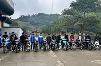 Xử lý nhóm 22 thiếu niên Thanh Hóa đi xe máy thành đoàn qua Hòa Bình