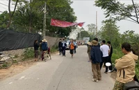 Phú Thọ: Uỷ ban huyện xuống kiểm tra trang trại heo gây hôi thối