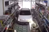 Công an điều tra vụ ô tô lao vào nhà tông bé gái tử vong ở Tuyên Quang