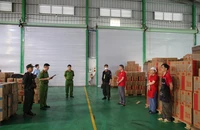 Phát hiện cả trăm tấn mì chính, hạt nêm, dầu ăn giả 