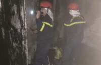 Vừa dùng vừa sạc điện thoại bằng sạc dự phòng, một thanh niên bỏng nặng