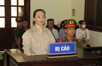 Cô đồng bổ cau 'đúng nhận sai cãi' lãnh án 7 năm 3 tháng tù vì lừa đảo