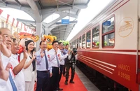 Khai trương đoàn tàu quý tộc 'Hoa Phượng Đỏ' 