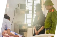 Công an dùng xe ưu tiên đưa bé 5 tuổi đi cấp cứu khi chờ phà ra Cát Bà