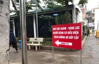Các bệnh viện vẫn phải bố trí hướng đi riêng cho người ho, sốt, khó thở 