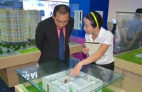 Nhiều người TP.HCM săn tìm căn hộ dưới 3 tỉ đồng 