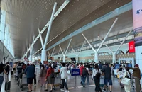Sân bay Tân Sơn Nhất đón lượng khách 'khủng' nhất lịch sử trong ngày mùng 6 Tết