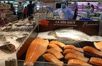 Nấu cá hồi kiểu này vừa lãng phí tiền vừa không có dinh dưỡng