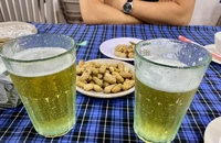 Cuối năm thất tình uống nhiều rượu bia: Không hết buồn lại sầu thêm