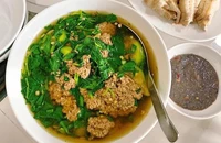 Ăn canh cua cà pháo vào mùa hè vừa ngon vừa thanh đạm nhưng đừng quên điều này