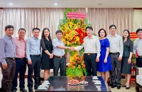 Sở TT&TT Lâm Đồng chúc mừng Báo Pháp Luật TP.HCM nhân ngày 21-6