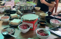Ăn tiết canh từ gà, vịt, heo sạch của nhà nuôi có an toàn?