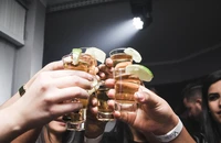 Nồng độ cồn trong máu đạt đỉnh khi nào?