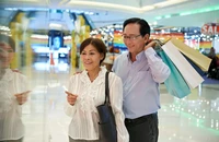 Tuổi trung niên đang chi mạnh tay để 'mua' niềm vui cho mình
