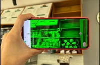 Tranh nhau mua thiết bị dò camera quay lén 