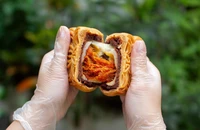 Độc lạ bánh trung thu nặng nửa ký nhưng chỉ giá vài chục ngàn đồng