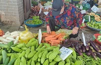 Bà nội trợ méo mặt vì thịt, cá, dầu ăn... rủ nhau tăng giá