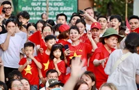 Thu tiền tỉ nhờ bán sản phẩm liên quan đến đại Lễ 30-4