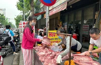 Giá trứng, thịt, ớt... bất ngờ tăng mạnh do đâu?