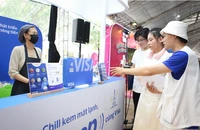 Người tiêu dùng Việt Nam dẫn đầu khu vực về sẵn sàng mua sắm bằng AI và thanh toán số