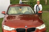 Cú golf 'thần thánh' mang đến ô tô BMW