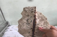 Bê tông rơi trúng giường bệnh nhân đang điều trị