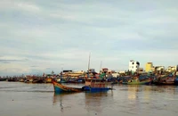 Bình Thuận thông tin 25 tàu thuyền ở La Gi bị chìm do lũ quét