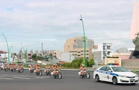 Công an Bình Thuận không tiếp khách, nhận hoa Ngày truyền thống Công an Nhân dân