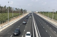 Uỷ ban Kinh tế Quốc hội khảo sát cao tốc Phan Thiết - Dầu Giây, yêu cầu khắc phục việc ngập nước