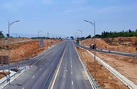 Ngày đầu thông xe, cao tốc Vĩnh Hảo - Phan Thiết khá vắng phương tiện