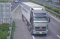 CSGT trắng đêm truy lùng xe container chạy lùi trên cao tốc Long Thành-Dầu Giây