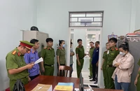 Tàng trữ thuốc bảo vệ thực vật lậu, một phụ nữ bị khởi tố, bắt giam