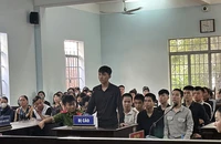 Phạt tù 13 thanh niên nổ súng trả thù cho bạn