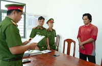 Bắt tạm giam giám đốc giả chữ ký tham ô tài sản 
