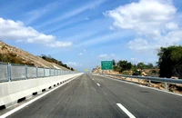 Đề nghị chỉ cho 3 loại xe chạy với tốc độ 90km/h trên cao tốc Cam Lâm-Vĩnh Hảo