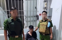 Bình Thuận: Vứt hộp kẹo ngậm giấu ma túy khi bị Cảnh sát 113 truy đuổi
