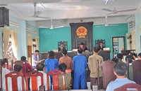 Phạt tù 4 người xâm phạm chỗ ở của người khác rồi treo bảng bán nhà