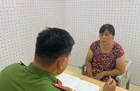 Bình Thuận: Một phụ nữ ra đầu thú sau 1 tháng trốn truy nã