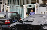 Xe của Bộ Công an xuất hiện tại nhà cựu Phó Chủ tịch tỉnh Bình Thuận