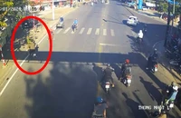 Thanh niên dùng môtô tông đại úy công an hôn mê bị điều tra tội giết người