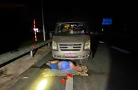 CSGT tá hỏa phát hiện tài xế nằm ngủ trước đầu xe trên cao tốc Vĩnh Hảo-Phan Thiết