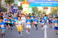 Độc đáo những bước chân tí hon trên đường đua Phan Thiết Marathon 2024