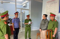 Bắt giam thầy giáo xâm hại nữ sinh lớp 10 nhiều lần tại nhà nghỉ