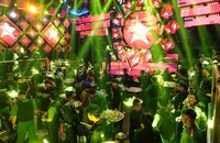 Hơn 200 cảnh sát triệt xóa điểm bay lắc tại quán bar Paris Night ở Phan Thiết